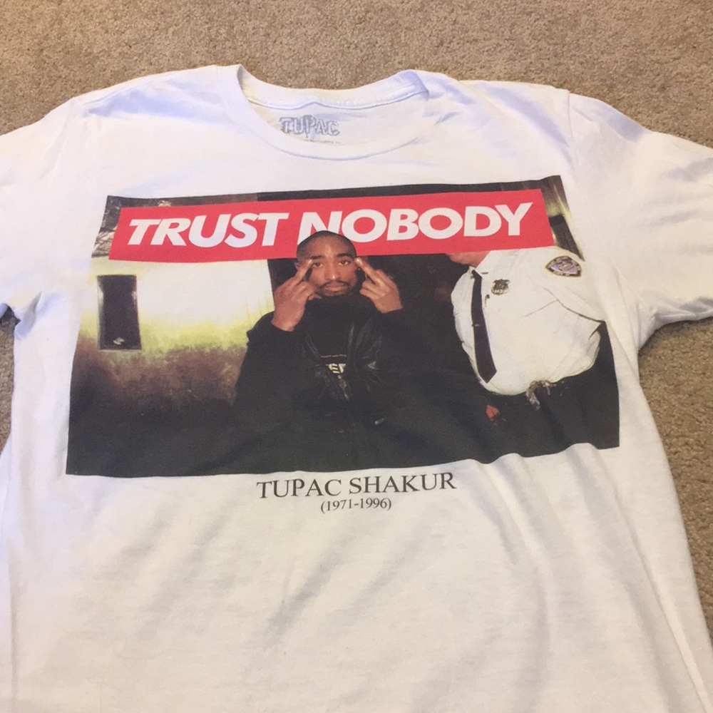 Tupac graphic tee